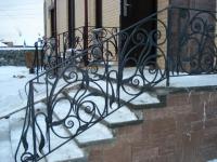 Перила кованые на уличную лестницу